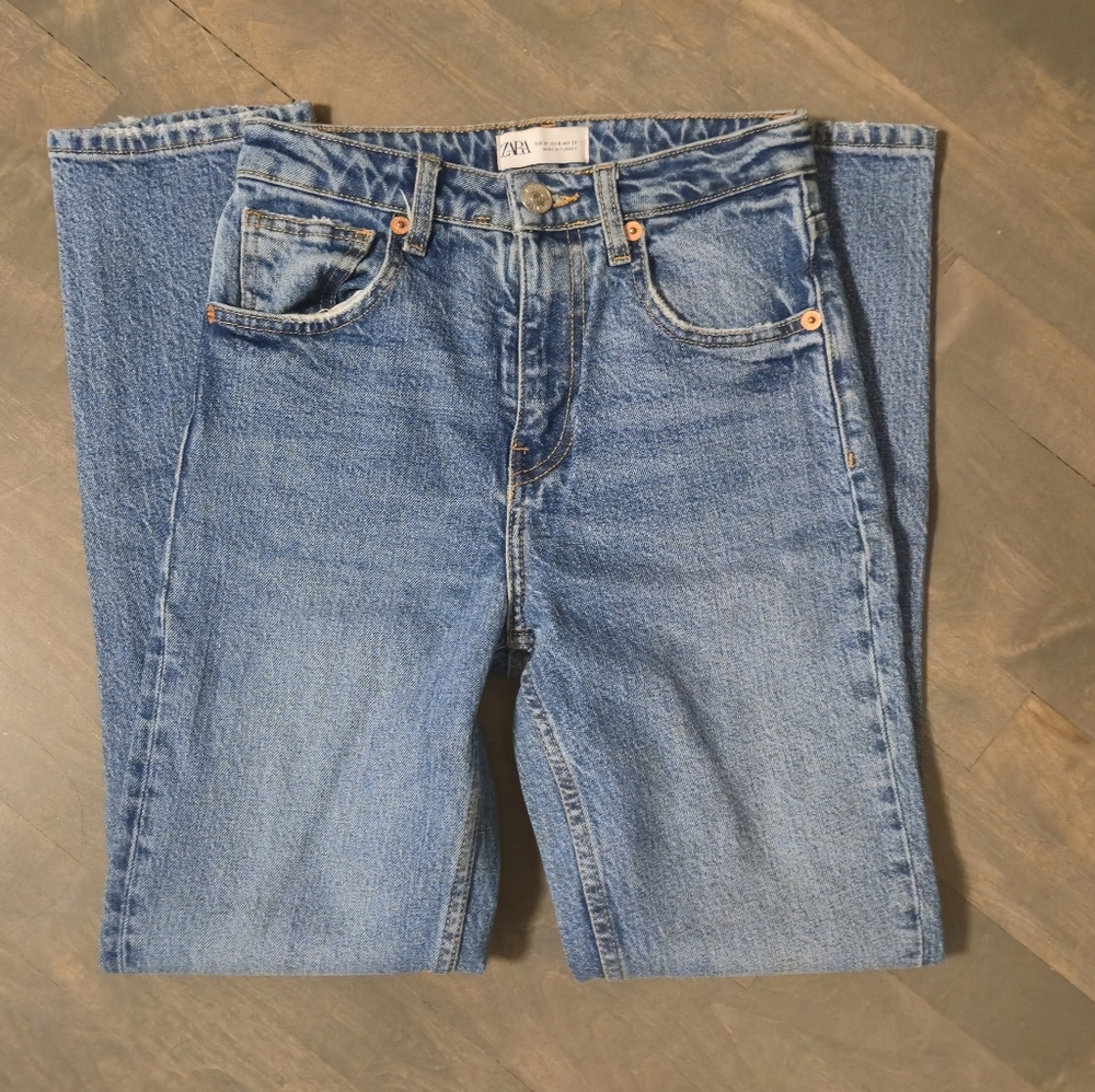 🌟Zara High Rise Mom Jeans